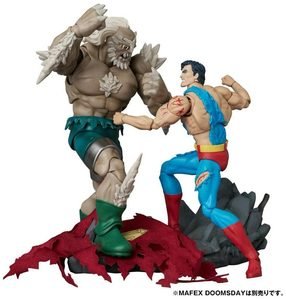 MAFEX Doomsday & Superman